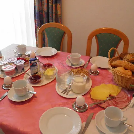 Gastezimmer Zipf Affittacamere *